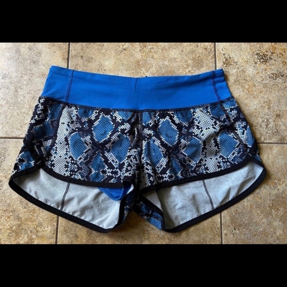 Lululemon Run: Speed Short *4-way Stretch Mini Ziggy Snake Caspian Blue Pipe
